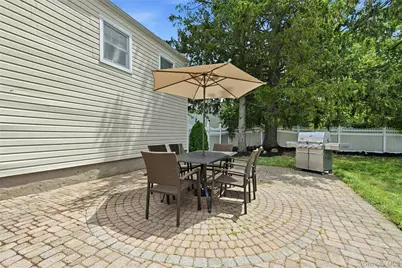 94 Ellensue Drive, Deer Park, NY 11729 - Photo 38