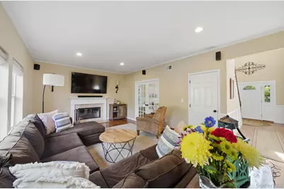 19 Sweetgum Lane, Miller Place, NY 11764 - Photo 8