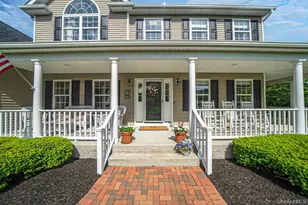 19 Sweetgum Ln, Miller Place, NY 11764 - Photo 4