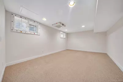 1755 Grand Avenue, Merrick, NY 11566 - Photo 32