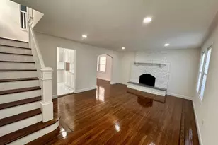 1424 Kiefer Ave, Elmont, NY 11003 - Photo 2