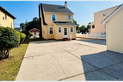 1424 Kiefer Avenue, Elmont, NY 11003 - Photo 14