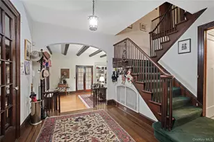 8 Ritchey Pl, White Plains, NY 10605 - Photo 2
