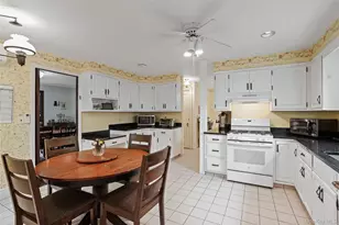 8 Ritchey Pl, White Plains, NY 10605 - Photo 10