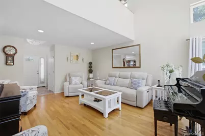 104 Lincoln Boulevard, Hauppauge, NY 11788 - Photo 4