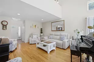104 Lincoln Blvd, Hauppauge, NY 11788 - Photo 4