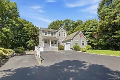 104 Lincoln Boulevard, Hauppauge, NY 11788 - Photo 2
