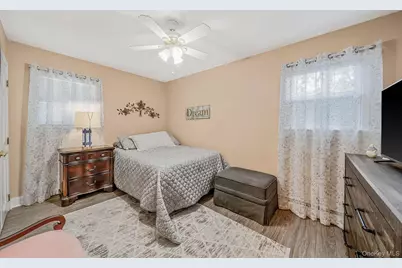 1A Richard Place, Ronkonkoma, NY 11779 - Photo 20