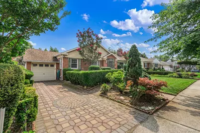 8315 264th Street, Glen Oaks, NY 11004 - Photo 2