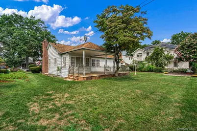 8315 264th Street, Glen Oaks, NY 11004 - Photo 4