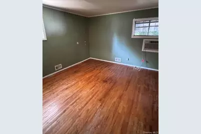 11 Foley Place, Huntington Station, NY 11746 - Photo 8