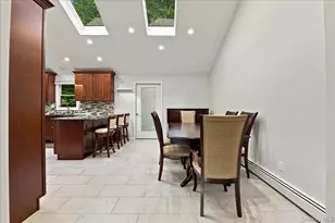 20 Lancaster Ln, Monsey, NY 10952 - Photo 4