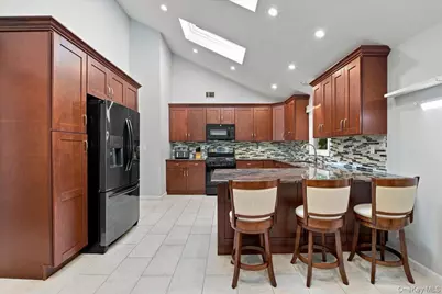 20 Lancaster Lane, Monsey, NY 10952 - Photo 6