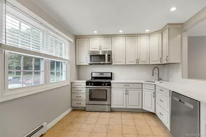 4425 Wilshire #4425, Oakdale, NY 11769 - Photo 6