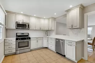 4425 Wilshire, Oakdale, NY 11769 - Photo 4