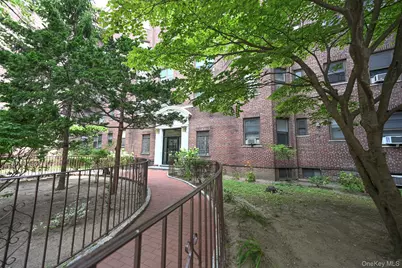 61-41 Saunders Street #B25, Rego Park, NY 11374 - Photo 2