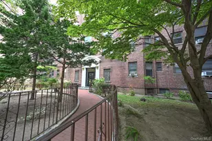 61-41 Saunders St, Rego Park, NY 11374 - Photo 2