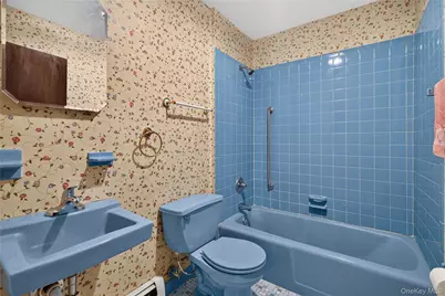 8 Peter Avenue, Newburgh, NY 12550 - Photo 32