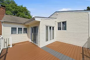 160 Clearmeadow Dr, East Meadow, NY 11554 - Photo 16
