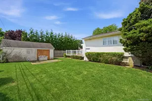 160 Clearmeadow Dr, East Meadow, NY 11554 - Photo 18