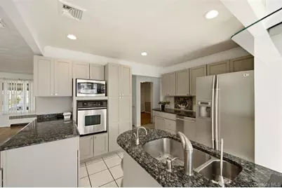 160 Clearmeadow Drive, East Meadow, NY 11554 - Photo 6
