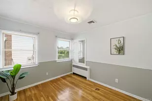 160 Clearmeadow Dr, East Meadow, NY 11554 - Photo 10