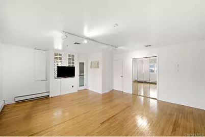 160 Clearmeadow Drive, East Meadow, NY 11554 - Photo 12