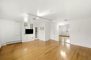 160 Clearmeadow Dr, East Meadow, NY 11554 - Photo 12