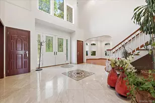 8 Headley Way, Woodbury, NY 11797 - Photo 6