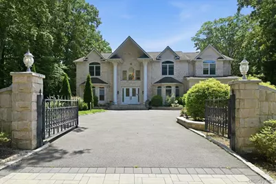 8 Headley Way, Woodbury, NY 11797 - Photo 1