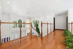 8 Headley Way, Woodbury, NY 11797 - Photo 20