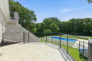 8 Headley Way, Woodbury, NY 11797 - Photo 28