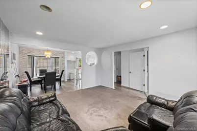 2728 Concord Drive, East Meadow, NY 11554 - Photo 8