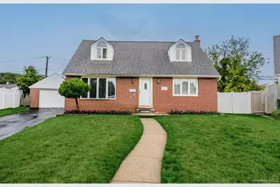 2728 Concord Drive, East Meadow, NY 11554 - Photo 2