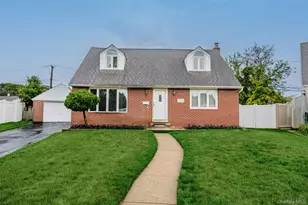 2728 Concord Dr, East Meadow, NY 11554 - Photo 2