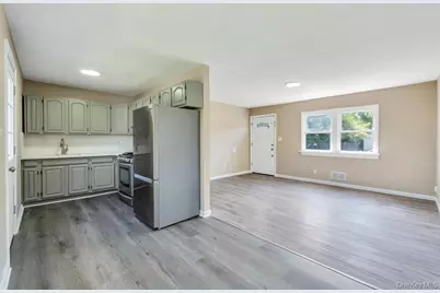 941 Provost Avenue, Bellport, NY 11713 - Photo 14