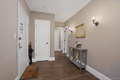 12 Westchester Avenue #5A, White Plains, NY 10601 - Photo 2