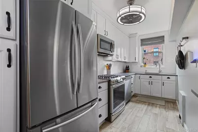 12 Westchester Avenue #5A, White Plains, NY 10601 - Photo 6