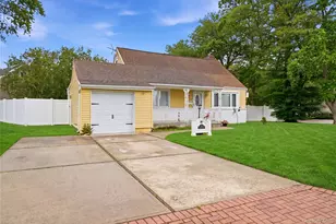 11 Mell Dr, North Babylon, NY 11703 - Photo 2