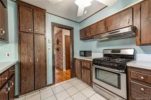 9 Croyden Ln, Hicksville, NY 11801 - Photo 12