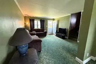 1020 N Niagara Ave, Lindenhurst, NY 11757 - Photo 4