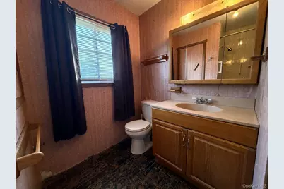 1020 N Niagara Avenue, Lindenhurst, NY 11757 - Photo 12