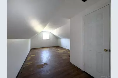 1020 N Niagara Avenue, Lindenhurst, NY 11757 - Photo 14