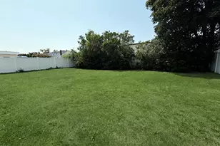 1020 N Niagara Ave, Lindenhurst, NY 11757 - Photo 20
