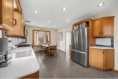 1602 Imperial Avenue, New Hyde Park, NY 11040 - Photo 14