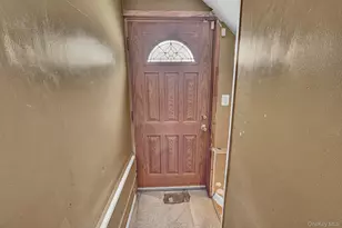 17 Shonnard Ave, Freeport, NY 11520 - Photo 22