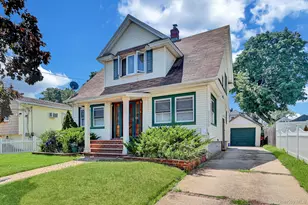 17 Shonnard Ave, Freeport, NY 11520 - Photo 2