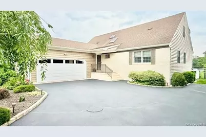 131 Crystal Beach Boulevard, Moriches, NY 11955 - Photo 8
