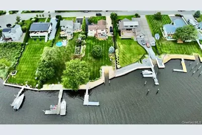 131 Crystal Beach Boulevard, Moriches, NY 11955 - Photo 2