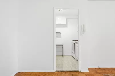 70-25 Yellowstone Boulevard #4B, Forest Hills, NY 11375 - Photo 12